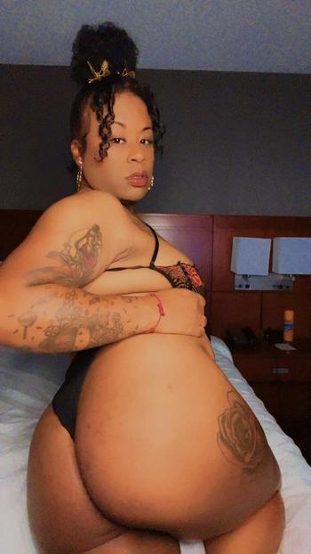 Honey, 28  female escort, Fort Collins
